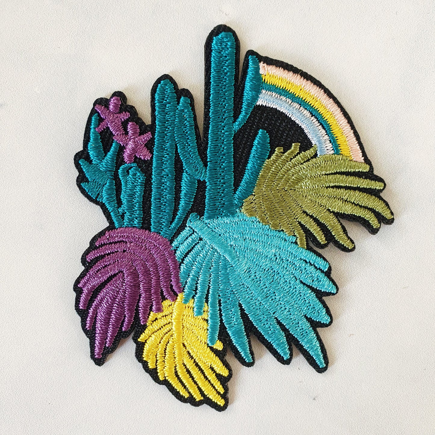 Strijkembleem - Cactus met Regenboog