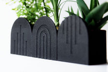 Load image into Gallery viewer, Ribon Down Planter - Black