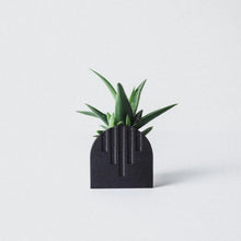 Load image into Gallery viewer, Ribon Down Planter - Black