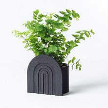 Load image into Gallery viewer, Ribon Rainbow Planter - Black