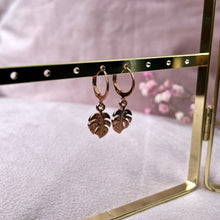 Load image into Gallery viewer, Earrings Monstera with Clasp - Rose Gold
