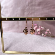 Load image into Gallery viewer, Earrings Monstera with Clasp - Rose Gold
