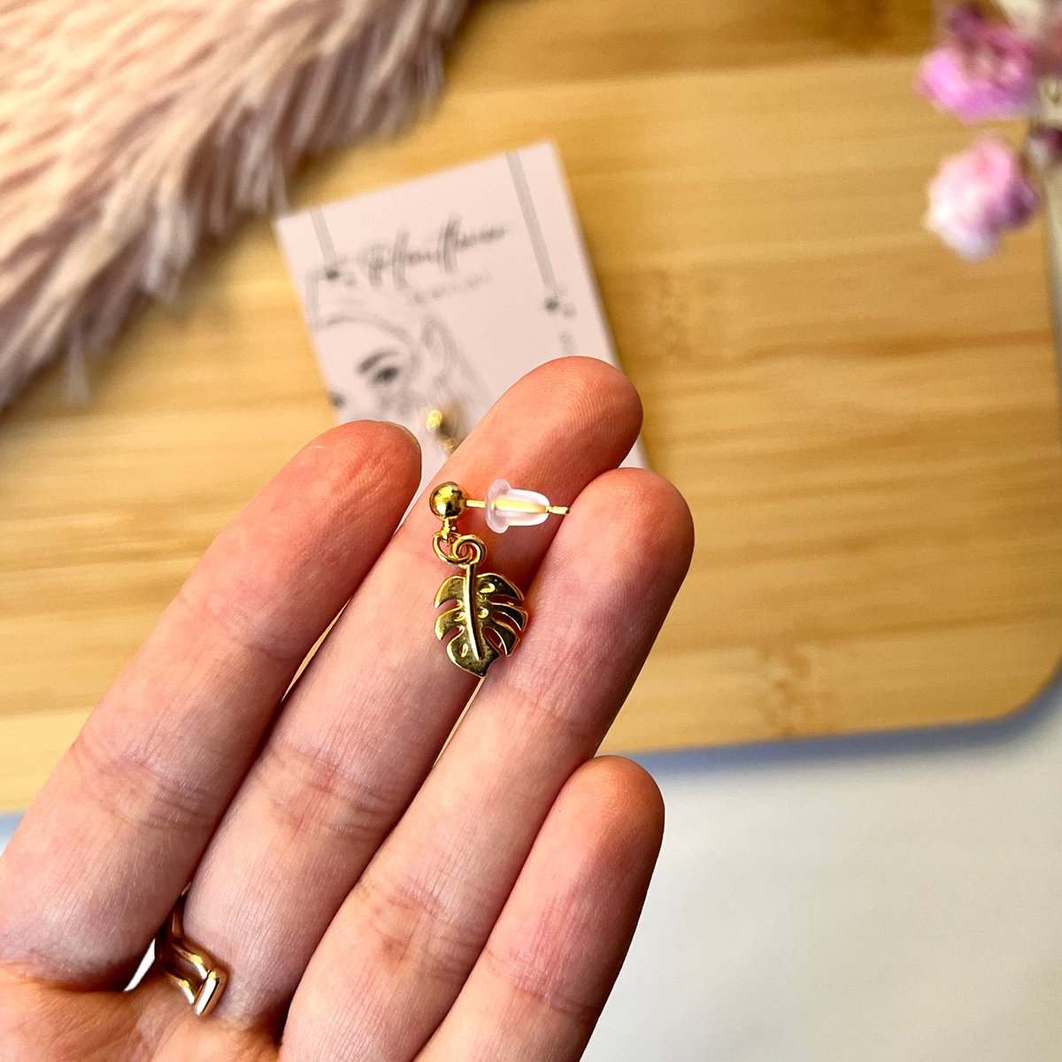 Earrings with Monstera Leaf - Gold