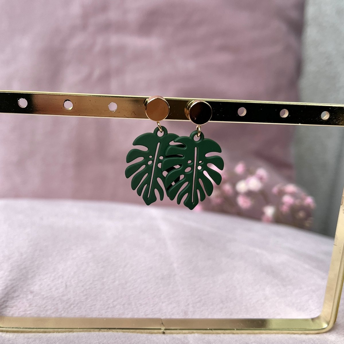 Leaf Stud Earrings - Gold