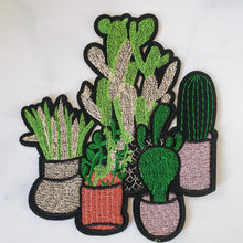 Afbeelding in Gallery-weergave laden, Strijkembleem - Cactusgroepje XL
