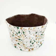 Load image into Gallery viewer, Plantswear - Rocky Sahara Green

