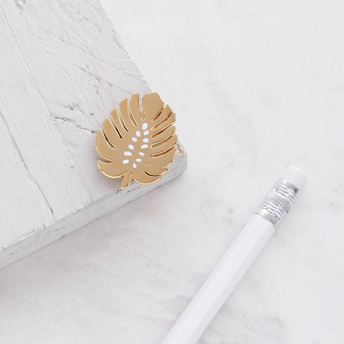 Monstera Pin Goud