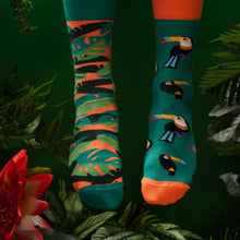 Load image into Gallery viewer, Socks Tropical Heat - Many Mornings
