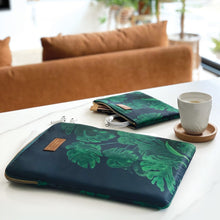 Load image into Gallery viewer, Laptop Sleeve 13&quot; - Monstera
