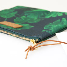 Load image into Gallery viewer, Clutch Bag - Monstera
